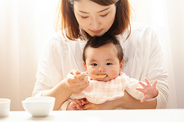 赤ちゃんの発達に合わせてステップアップ！初期のパンがゆから使える「食パン」離乳食レシピ【管理栄養士監修】