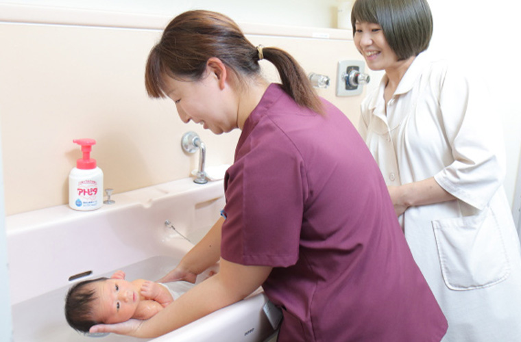 助産師が教える沐浴の簡単ステップ！新生児の肌に大切な「洗う保湿ケア」【医師監修】