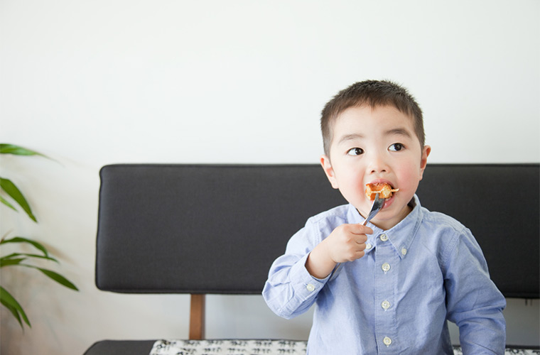 子どもの食事をメインに作り、大人向けに味つけをアレンジ!