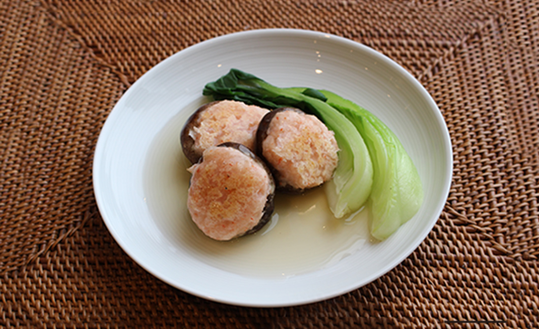 旨味のコラボ!しいたけのえび詰め中華風あんかけ