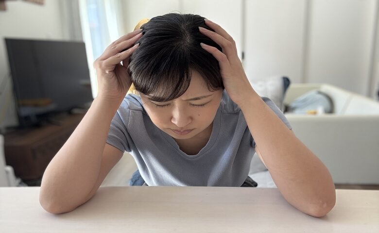 コントロールできない更年期の「気分ムラ」。頑張れない自分を受け入れるには【医師解説】