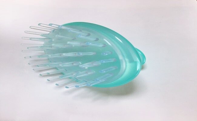 ダイソー　シャンプー用ブラシ