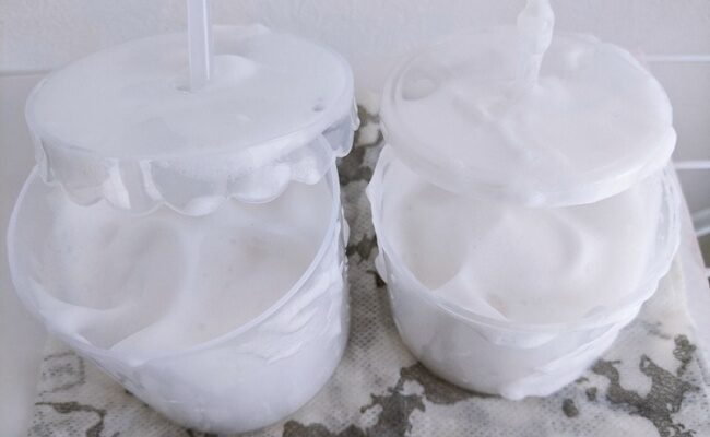 100均　洗顔泡立て器